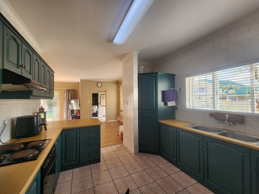 3 Bedroom Property for Sale in King George Park Western Cape